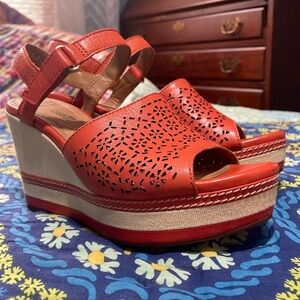 Clark’s orange wedges